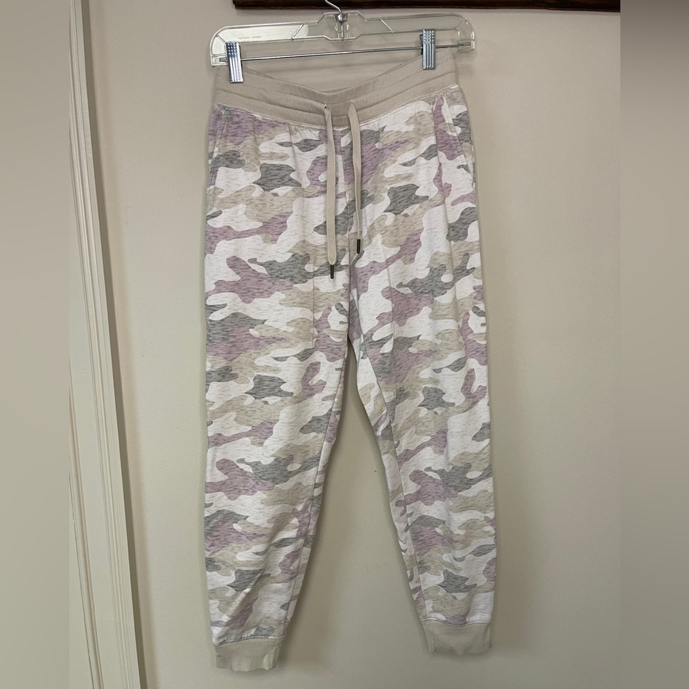 Old Navy: Women’s Camp Cream / Gray / Pink Joggers, Size S